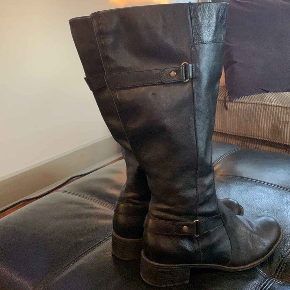 Easy Spirit Black Leather Boots. Size 8. 1” Heel.